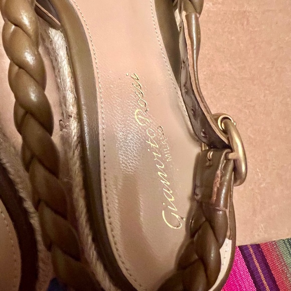 Beautiful Like-New Gianvito Rossi Espadrilles in Warm Brown Suede - Picture 3 of 5